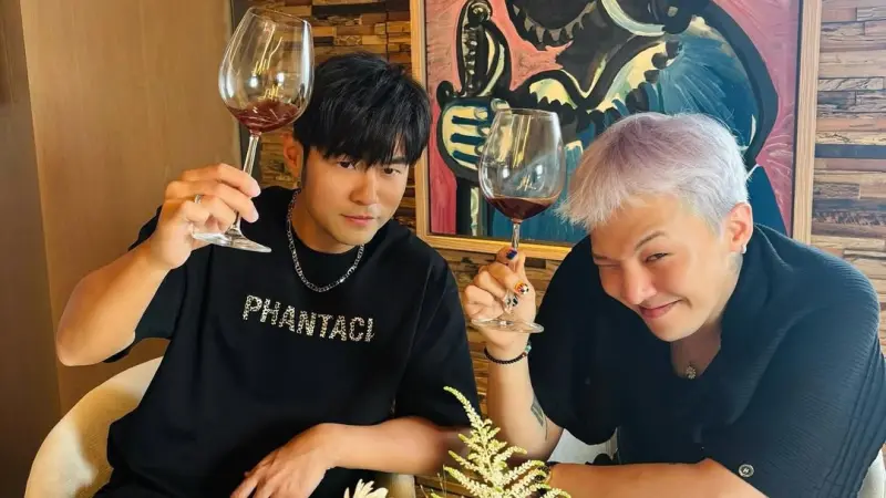 快訊／GD權志龍才傳合作周杰倫！周董突曬2人合照：我們用酒交流