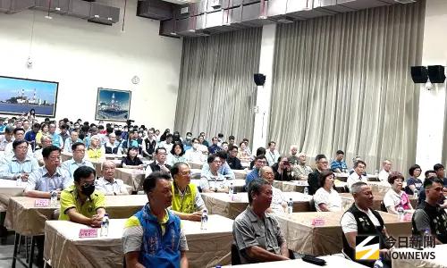 ▲台電公司大林發電廠舉行新卸任廠長交接儀式，有地方民意代表及鄰近企業單位代表與會。(圖／記者黃守作攝，2025.07.14)