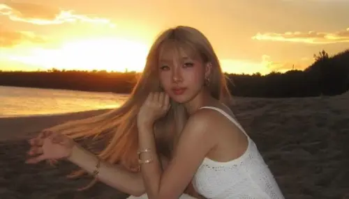 小S長女Elly留美1年女大18變！新造型美到認不出　再撞臉1網紅
