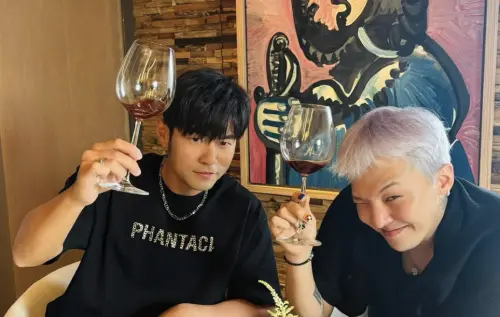 ▲周杰倫（左）邀約GD（右）到信義豪宅共飲香檳。（圖／IG jaychou）