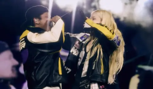 ▲Rosé（右）在演唱會中合體Bruno Mars（左）。（圖／Rosé IG）