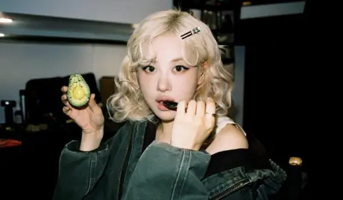 BLACKPINK Rosé突合體Bruno Mars！舞台上抱著唱　粉絲驚：太划算
