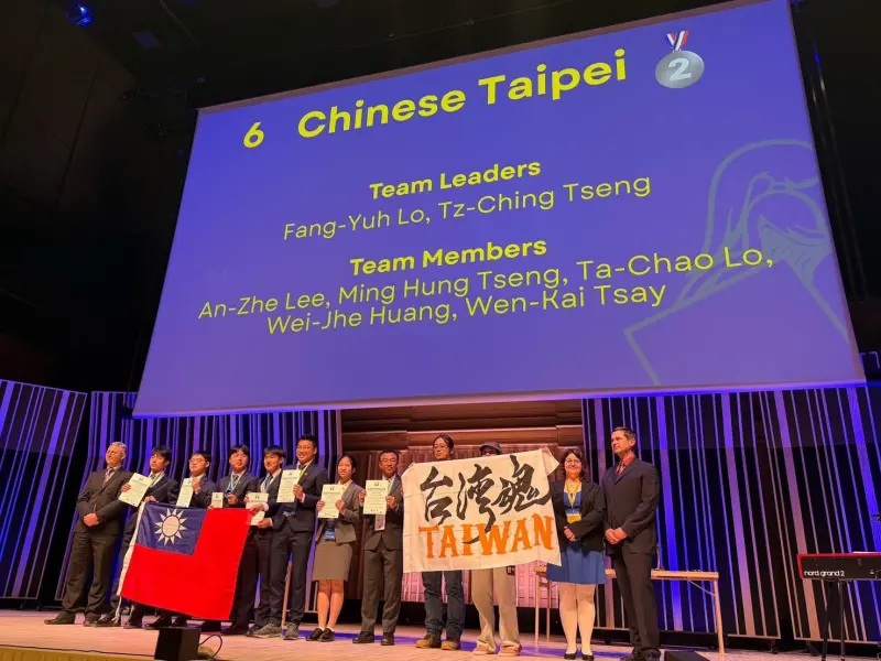 ▲台灣代表隊於第38屆國際青年物理學家競賽IYPT勇奪銀牌獎。（圖／徐有庠先生紀念基金會提供）
