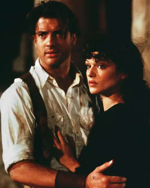 ▲布蘭登費雪(左)與瑞秋懷茲(右)在《神鬼傳奇》的配對,至今還讓觀眾難忘,期待他們能再次攜手。(圖/摘自IMDb) ▲布蘭登費雪(左)與瑞秋懷茲(右)在《神鬼傳奇》的配對,至今還讓觀眾難忘,期待他們能再次攜手。(圖/摘自IMDb)