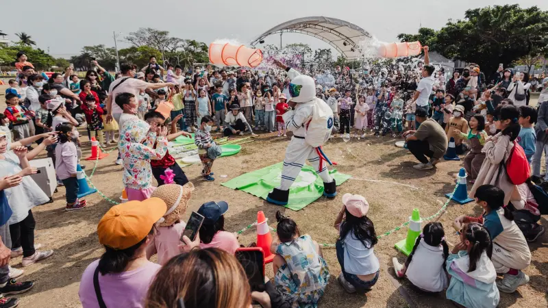 ▲「哈瑪星冰樂園」結合市集、冰品、美食與熱鬧的演出節目、闖關活動。（圖／高市府文化局提供） 