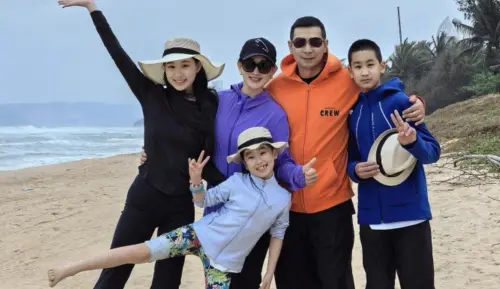 今年2月中國武打演員趙文卓(Vincent Zhao)便攜家人赴富國島歡度農曆新年。(圖/翻攝自微博) ▲今年2月中國武打演員趙文卓(Vincent Zhao)便攜家人赴富國島歡度農曆新年。(圖/翻攝自微博)