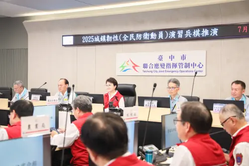 中市啟動城鎮韌性演練 模擬戰時關鍵設施受襲 ▲市長盧秀燕親表示,市府秉持「做好最壞打算、追求最小損失」原則,強化城市防禦韌性(圖/市政府提供2025.7.15)