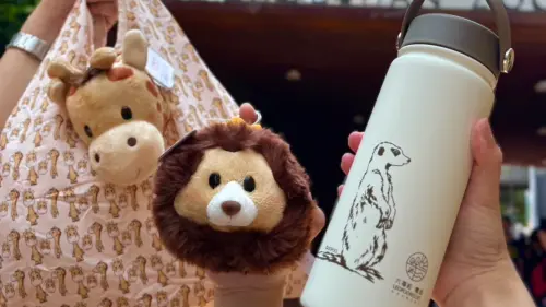 ▲六福村的購物袋及保溫瓶在壽山動物園的「白舍」紀念品店展售。（圖／高市府觀光局提供） 