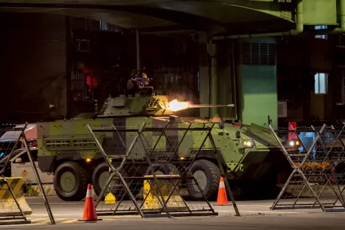 ▲雲豹甲車發揮優勢火力，完成拘打配合。（圖／憲指部提供）