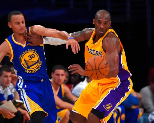 ▲《Bleacher Report》特別撰文回應，列出五大評選依據，解釋Kobe為何未能躋身歷史前十，並落後Stephen Curry。（圖／美聯社／達志影像）