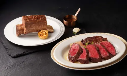 ▲慶祝父親節到王品牛排吃「王品牛小排」、「帶骨酥烤牛小排」，還能免費吃龍蝦。（圖／王品集團提供）