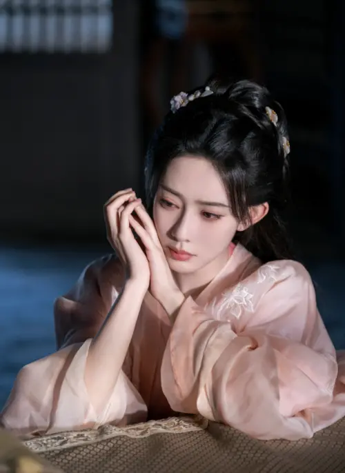 ▲孟子義出演的《桃花映江山》搶先播出,但收視卻不如預期。(圖/翻攝自微博) ▲孟子義出演的《桃花映江山》搶先播出,但收視卻不如預期。(圖/翻攝自微博)