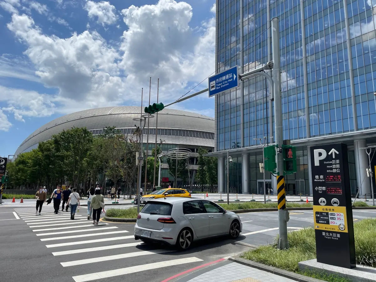 ▲包含「臺北大巨蛋園區」在內，全台超過千處「城市車旅」停車場開放eTag停車會員免找繳費機、免掃碼、自動扣款出場。（圖／遠通電收提供）