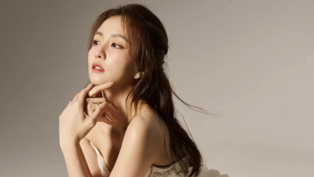 ▲40歲女星周曉涵（如圖）擁有甜美外型，感情生活向來備受關注，今（16）日她被爆出與名導演陳奕甫疑似戀愛中，《NOWNEWS今日新聞》也整理出周曉涵歷年來緋聞對象，包括王家梁、周孝安、蘇熙喆、李運慶等人，帶您一塊來回顧！（圖／翻攝自周曉涵IG）