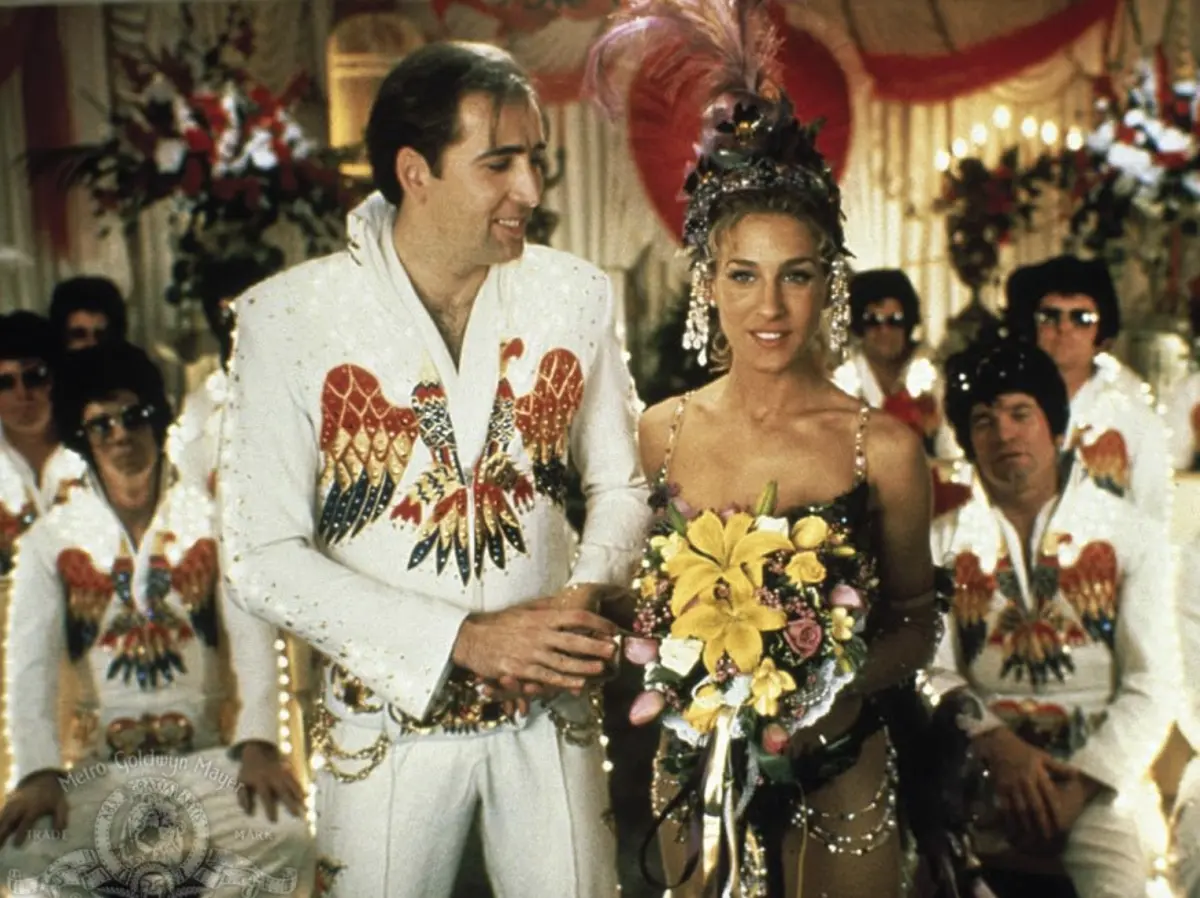 ▲尼可拉斯凱吉（左）與莎拉潔西卡派克（右）曾假戲真做，卻到了33年後才公開承認，尼可拉斯凱吉懷疑自己是被莎拉的媽媽打槍，這段情才沒能開花結果。（圖／摘自IMDb）