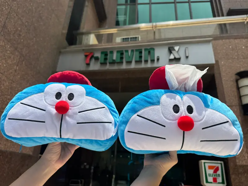 ▲7-11獨家週邊「電影 哆啦A夢：大雄的繪畫世界物語」於7月23日下午3點起開跑，圖為限量大臉面紙套。（圖／記者鍾怡婷攝）