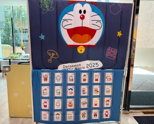 限量雙材質涼被加價購899元。(圖/記者鍾怡婷攝) ▲限量雙材質涼被加價購899元。(圖/記者鍾怡婷攝)