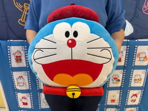 限量造型暖手枕毯,加價購699元。(圖/記者鍾怡婷攝) ▲限量造型暖手枕毯,加價購699元。(圖/記者鍾怡婷攝)