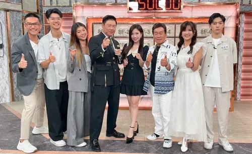 ▲王淑麗首度同框帥兒羅成畯！無情曝媽媽私下真面目　高顏值讓粉絲秒戀愛。(左起)何戎、何鍇、Kitty、曾國城、蔡尚樺、郭主義、王淑麗及羅成畯。（圖／東森綜合提供）