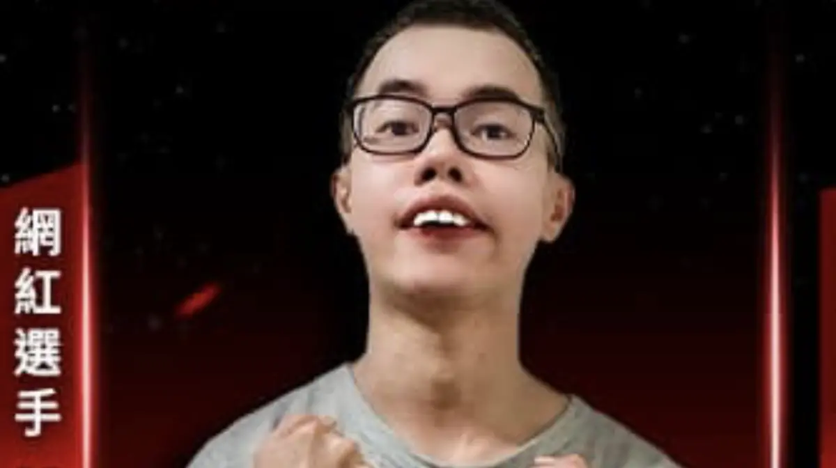 ▲網紅「FBI帥哥」鄧佳華（如圖）本月10日入獄服刑，而他參與的格鬥賽事《拳願》是否被刪減引發關注，對此，《NOWNEWS今日新聞》詢問賽評蹦闆，他直球開嗆鄧佳華：「他一直是為了有流量，還有私慾，早該進去了！」（圖／翻攝自拳願明星格鬥賽臉書）