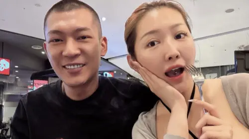 鳳梨有動作了！店面遭潑屎水「突離開台灣」　老婆露面噤聲藏隱情
