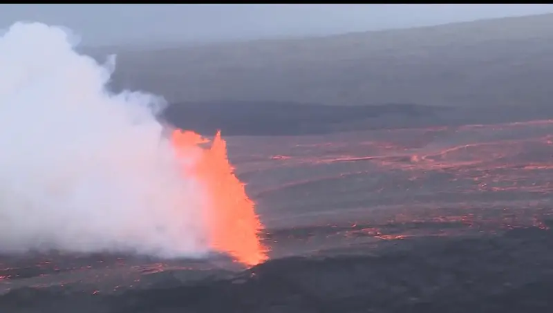 冰島火山爆發！火龍「大裂縫」達1000公尺 震撼景象曝