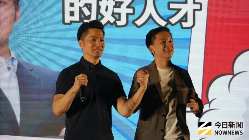 ▲宣傳反罷免，台北市長蔣萬安（左）為立委牛煦庭站台。（圖／記者呂炯昌攝，2025.07.16）