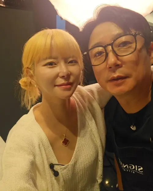 ▲李壽根（右）妻子朴智妍（左）將二次腎移植！忍受病痛14年　他賣7千萬房子救病妻。（圖／朴智妍IG）