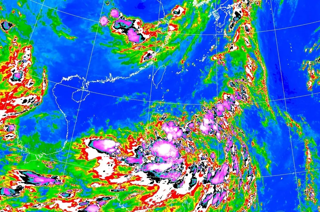 ▲準薇帕颱風最新動態！根據中央氣象署路徑潛勢預測圖顯示，薇帕颱風最快將於今（17）日下午生成，氣象專家吳德榮亦預測颱風路徑、風雨影響以及海警機率。（圖／中央氣象署）