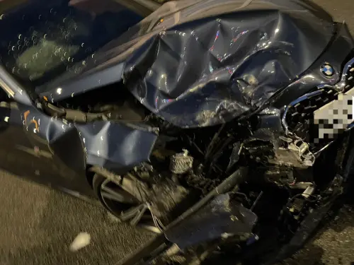 扯!開高架道路遇逆向車對撞 闖禍駕駛已喝掛 ▲66歲梅姓男子開價值300多萬的BMW休旅車酒駕逆向發生對撞車禍。(圖/警方提供)