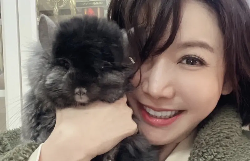 ▲知名主播簡立喆昨（16）日在社群曝光自己受邀到世新大學演講，然而卻被學生們放鴿子，讓她相當不滿。對此世新大學回應《NOWNEWS今日新聞》記者，表示已向簡立喆道歉。