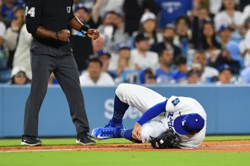 MLB美國職棒大聯盟(Major League Baseball )洛杉磯道奇(Los Angeles Dodgers)主力三壘手Max Muncy因膝傷持續缺陣,近期根據多家美媒報導指出即使Muncy於本季後半段歸隊,恐怕仍無法完全擺脫傷勢困擾。(圖/美聯社/達志影像) ▲MLB美國職棒大聯盟(Major League Baseball )洛杉磯道奇(Los Angeles Dodgers)主力三壘手Max Muncy因膝傷持續缺陣,近期根據多家美媒報導指出即使Muncy於本季後半段歸隊,恐怕仍無法完全擺脫傷勢困擾。(圖/美聯社/達志影像)