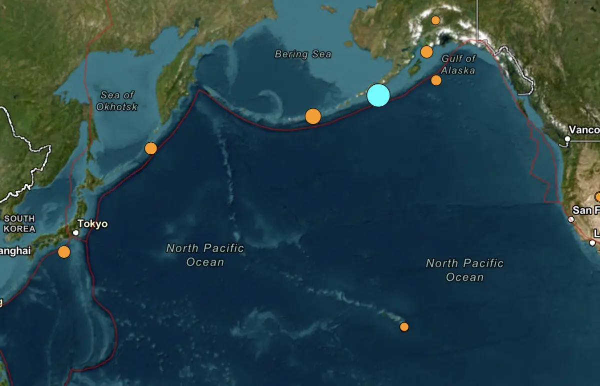 ▲台灣時間7月17日凌晨4時37分，阿拉斯加州近海發生規模7.3地震，美國也發布海嘯警報。（圖／翻攝美國地質調查所網站）