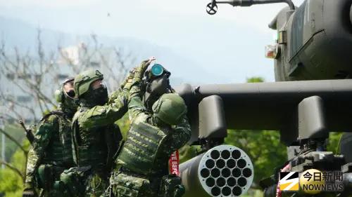 漢光41/實兵演習第9天 阿帕契河濱公園演練「熱加油」掛彈