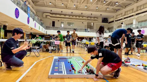 ▲國際奧林匹亞智能機器人競賽中南區賽，今日在台中嶺東高中登場，吸引360人參賽。（圖／嶺東高中提供）