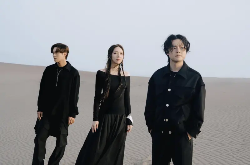 ▲告五人（如圖）新歌〈黑夜狂奔〉MV邀來曾為米津玄師拍攝作品的日本導演林響太朗操刀，斥資數百萬元打造，犬青、雲安及哲謙在漫天飛沙的荒漠長達28小時，場面浩大。（圖／相信音樂提供）