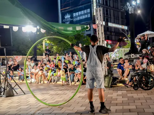 活動期間天馬戲創作劇團也攜手環境部與新北市環保局,推出以環境教育為主題的系列舞台劇演出。 ▲活動期間天馬戲創作劇團也攜手環境部與新北市環保局,推出以環境教育為主題的系列舞台劇演出。