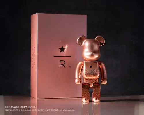 ▲「400%錫典藏BE@RBRICK ROYAL SELANGOR」79,000元限量販售。（圖／星巴克提供）