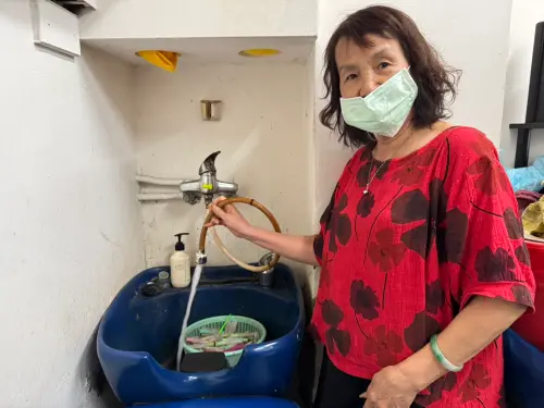 ▲台中南區髮廊老闆娘張小姐說，整個白天水龍頭的水都沒有斷過！（圖／台中市議員陳雅惠提供，2025.07.17）