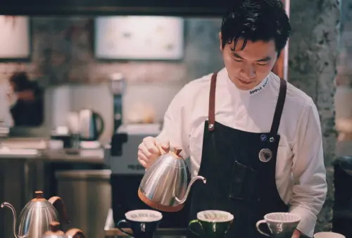 ▲世界咖啡師大賽冠軍吳則霖（Berg Wu）為興波咖啡（Simple Kaffa）創辦人。（圖／詩特莉提供）