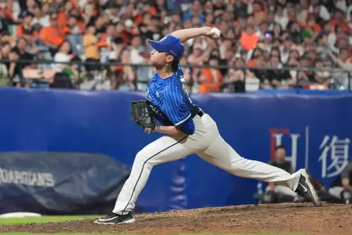 富邦悍將李東洺昨日對統一獅主砲林安可投出3次四壞球保送,他表示,並非想閃躲林安可,而是控在邊角,但結果不理想,導致形成保送。(圖/富邦悍將提供) ▲富邦悍將李東洺昨日對統一獅主砲林安可投出3次四壞球保送,他表示,並非想閃躲林安可,而是控在邊角,但結果不理想,導致形成保送。(圖/富邦悍將提供)