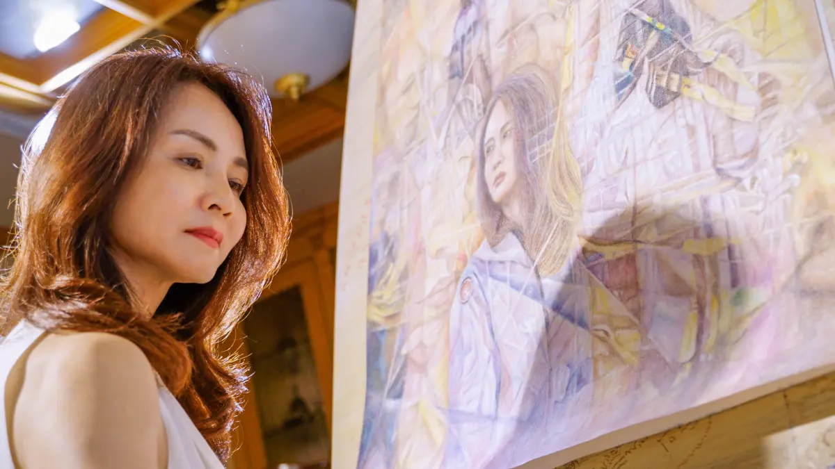 ▲藝術家蘇慧棉舉辦「蠟筆之華」個展，以蠟筆為創作媒材，呈現她對台灣土地、文化與信仰的細膩觀察。（圖／福華飯店提供）