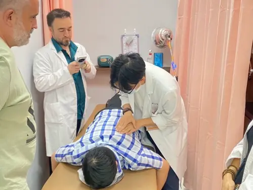 ▲馬光中醫師示範中醫針灸手法演練。（圖／馬光中醫提供）