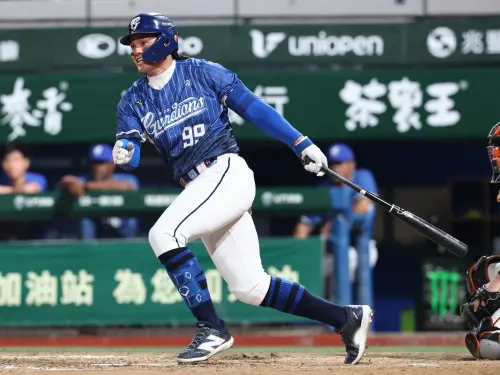 ▲張育成走出上半季傷勢陰霾，下半季51打席已敲出3轟，成為富邦悍將不可或缺的主砲。（圖／富邦悍將提供）