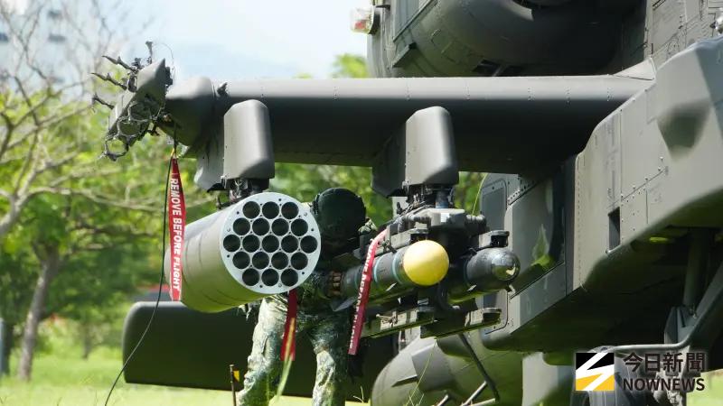 ▲「漢光41號」演習於樹林河濱公園演練AH-64E阿帕契攻擊直升機熱加油、掛彈。（圖／記者呂炯昌攝）