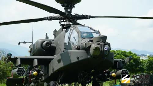 「漢光41號」演習於樹林河濱公園演練AH-64E阿帕契攻擊直升機熱加油、掛彈。(圖/記者呂炯昌攝) ▲「漢光41號」演習於樹林河濱公園演練AH-64E阿帕契攻擊直升機熱加油、掛彈。(圖/記者呂炯昌攝)