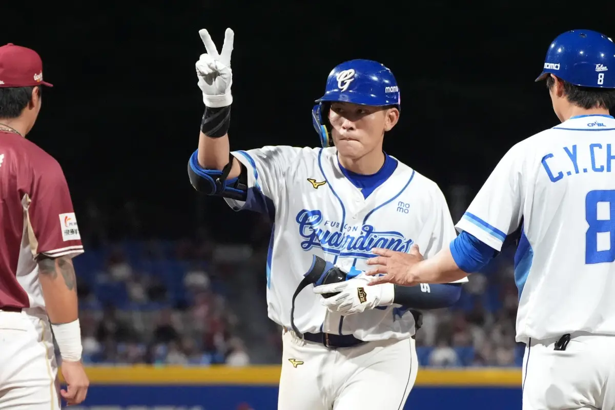 ▲一年一度的中華職棒明星賽即將熱鬧登場，除了場上球技對決火花四射，場下人氣與顏值的較勁同樣精彩可期。今年有許多實力、顏值兼具的球員在球迷票選中脫穎而出。（圖／富邦悍將提供）