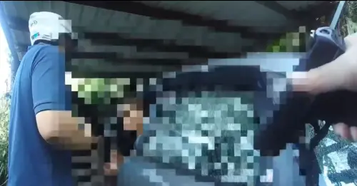 ▲警方開槍2個多小時後，在案發現場1.6公里外逮捕47歲余姓男子，發現他背部遭到流彈擦傷。（圖／警方提供）