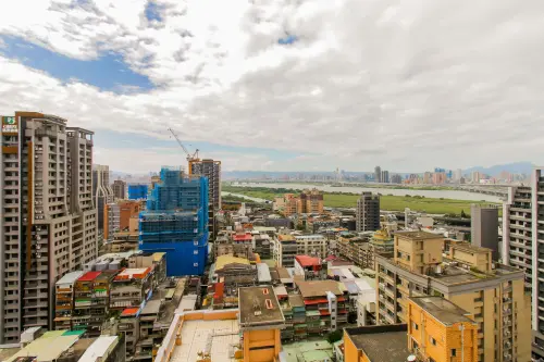 斷頭訊號來了？前5月住宅使照飆新高　專家示警：房貸成數不好談
