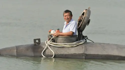中國農民大叔自製潛艇！能載人潛8公尺　網看傻：快招進中科院　
